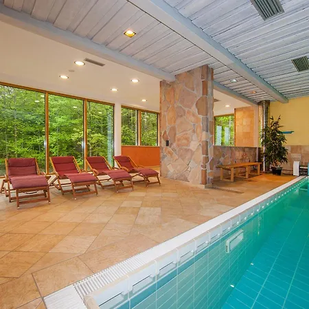 Gaestehaus Laerchenhang 4*