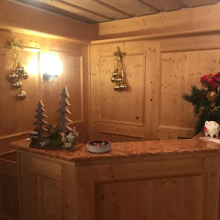 בית הארחה Gaestehaus Laerchenhang 4*