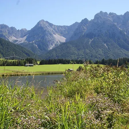 Gaestehaus Laerchenhang 4*