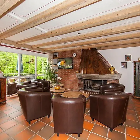 Gaestehaus Laerchenhang Pensjonat 4*
