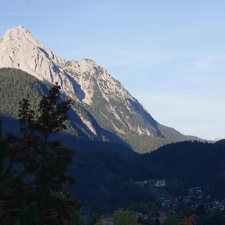 Gaestehaus Laerchenhang Mittenwald