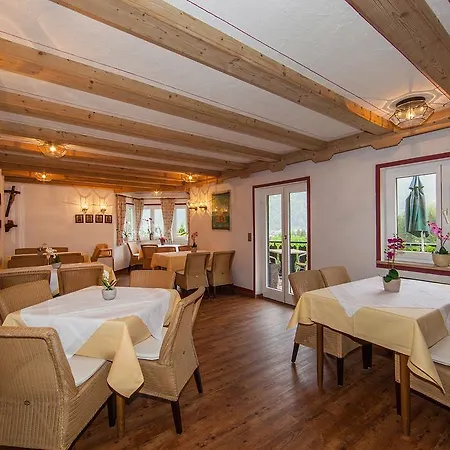 Gaestehaus Laerchenhang Guest house Mittenwald